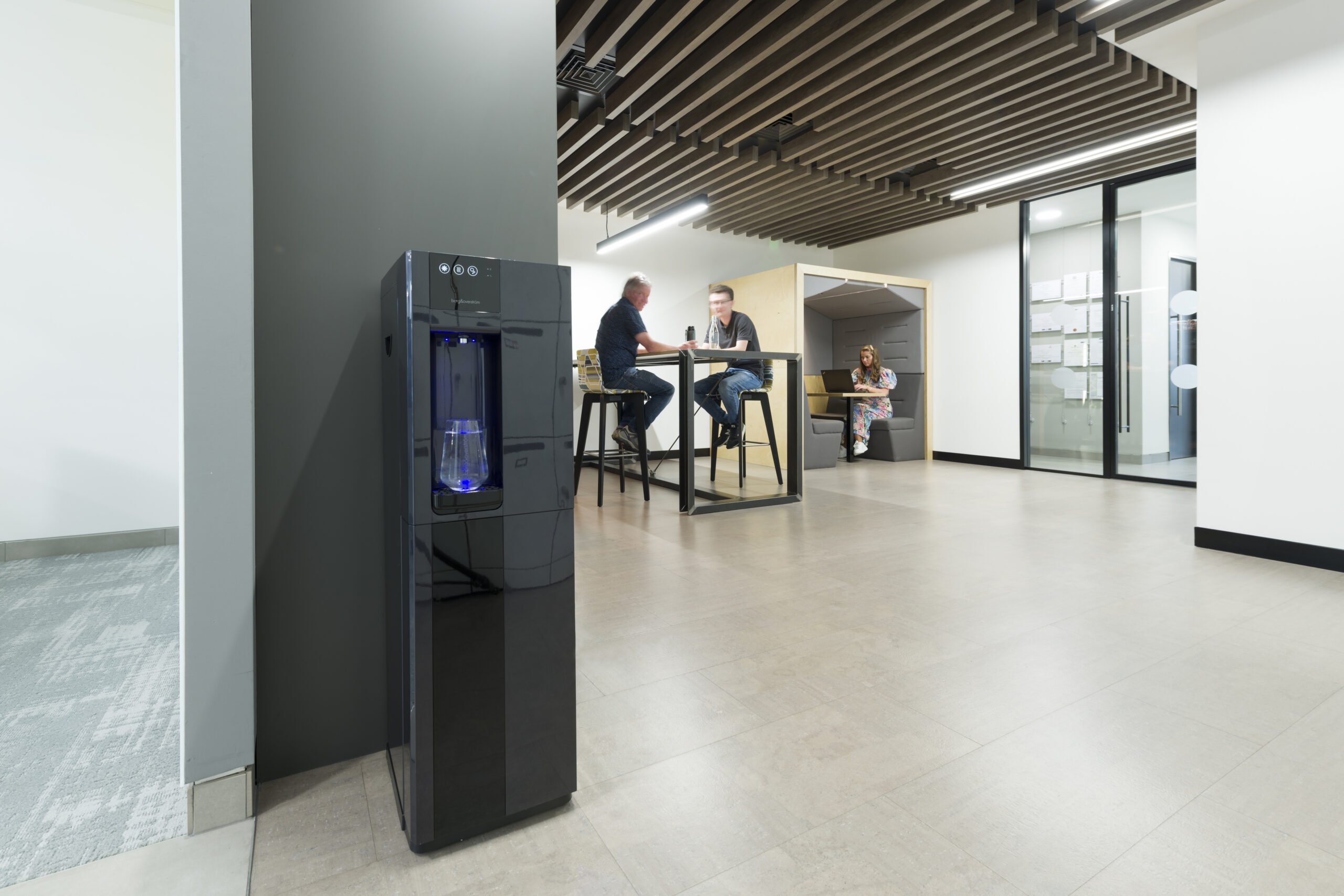 Workplace Hydration Tips for a Healthier, Happier Workforce This Summer